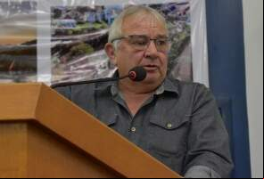 Carlos Simon