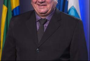 Carlos Simon