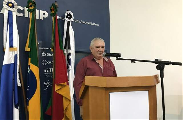 Carlos Simon