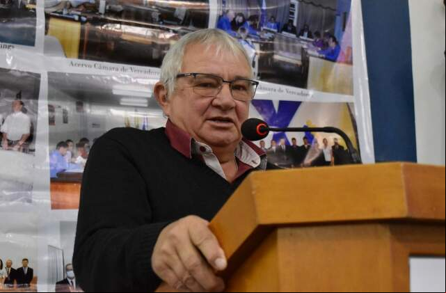 Carlos Simon
