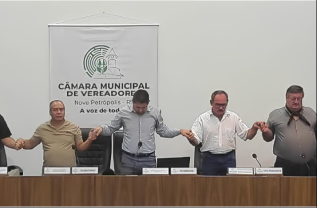 VEREADORES REZANDO