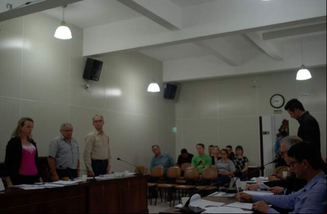 Votos contrários